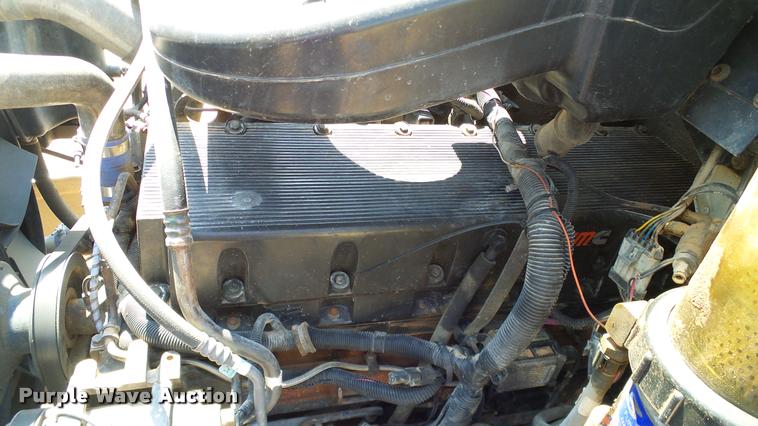 image for item DA6771 2005 International 9200i semi truck