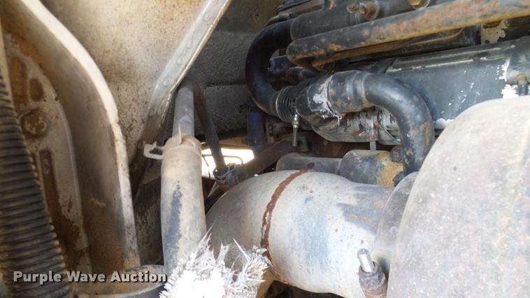 image for item DA6771 2005 International 9200i semi truck