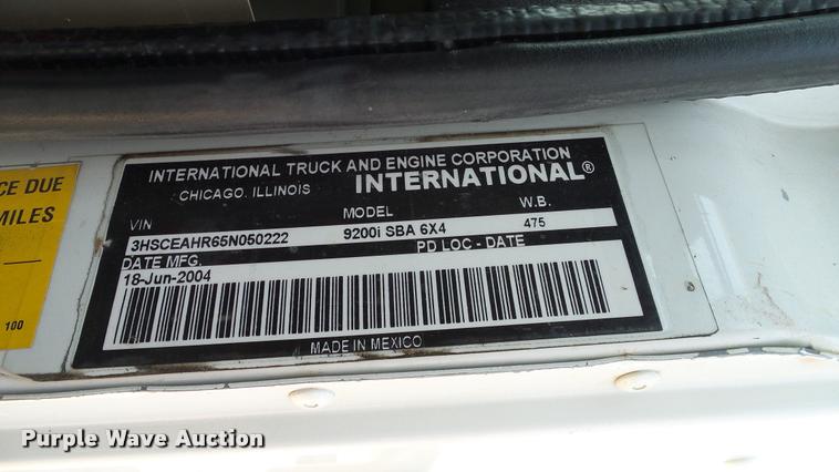 image for item DA6771 2005 International 9200i semi truck