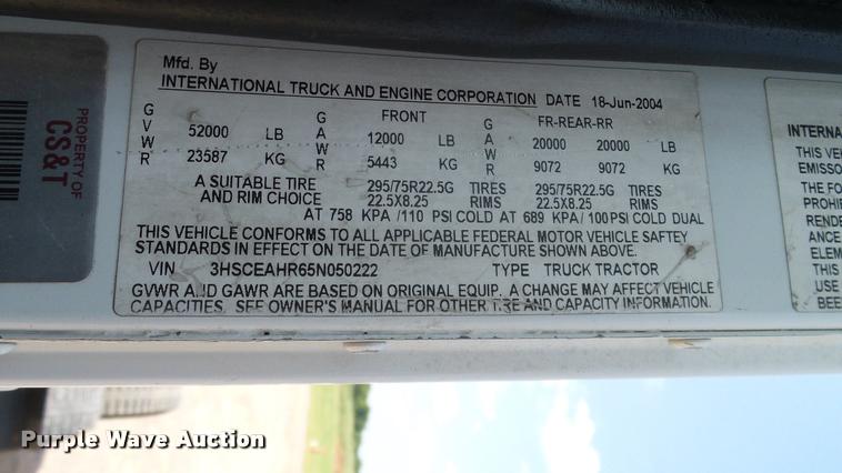 image for item DA6771 2005 International 9200i semi truck