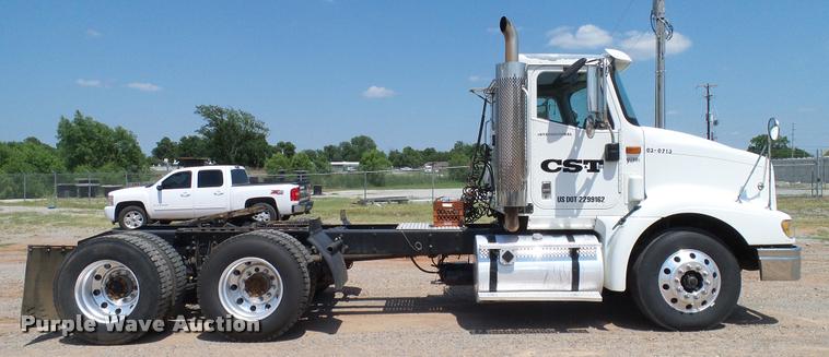 image for item DA6772 2005 International 9200i semi truck