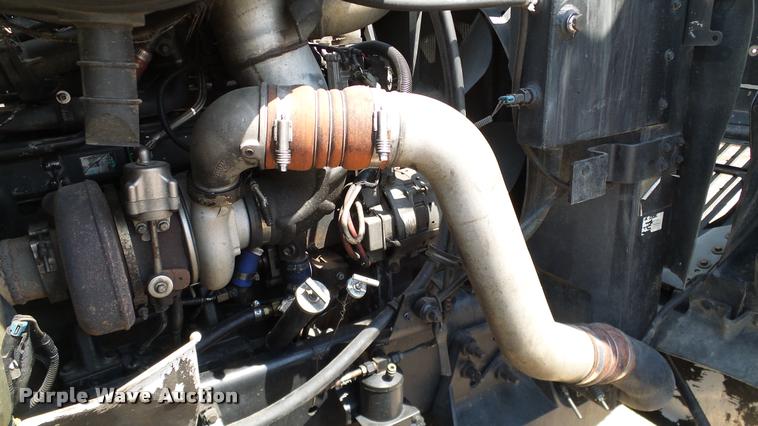 image for item DA6772 2005 International 9200i semi truck