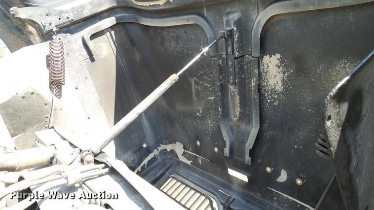 image for item DA6772 2005 International 9200i semi truck