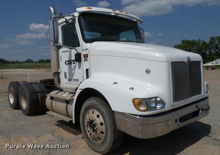 image for item DA6773 2006 International 9200i semi truck