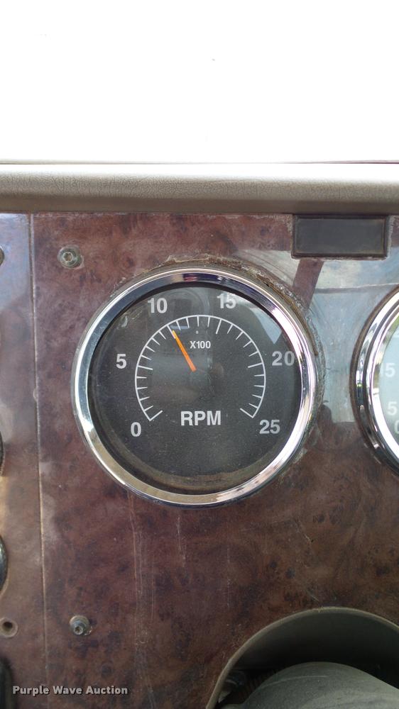 image for item DA6773 2006 International 9200i semi truck