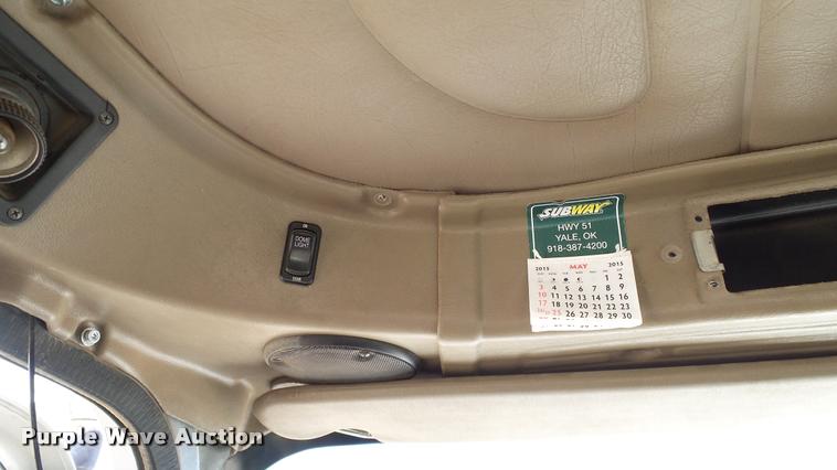 image for item DA6773 2006 International 9200i semi truck