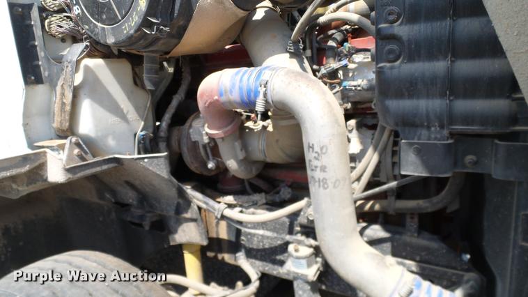 image for item DA6773 2006 International 9200i semi truck