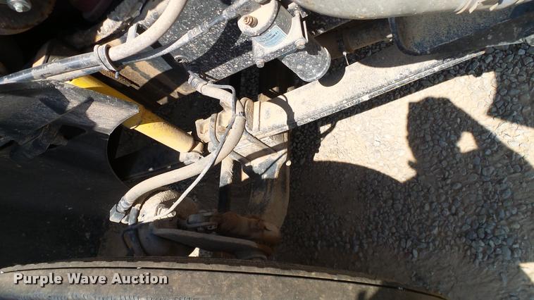 image for item DA6773 2006 International 9200i semi truck