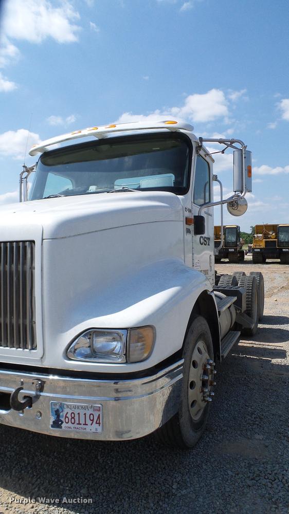 image for item DA6773 2006 International 9200i semi truck