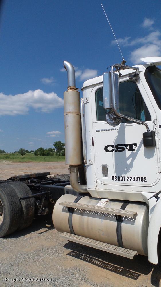 image for item DA6773 2006 International 9200i semi truck