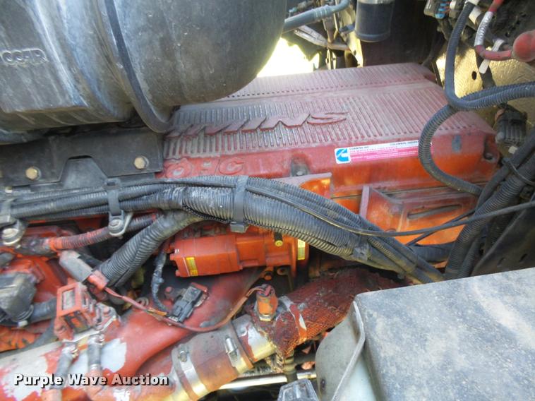 image for item DB2624 2009 Kenworth T660 semi truck