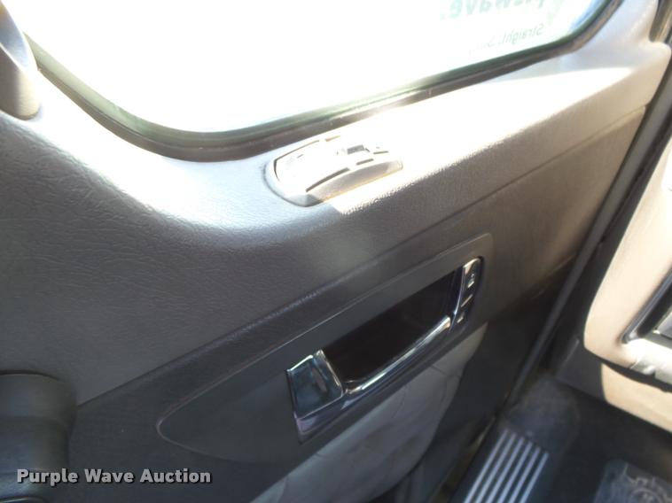 image for item DB2624 2009 Kenworth T660 semi truck