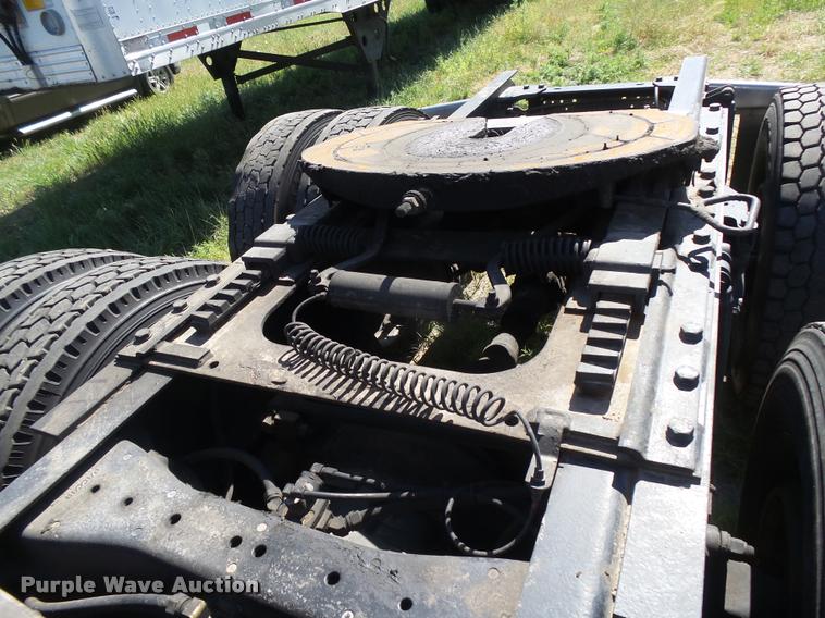 image for item DB2624 2009 Kenworth T660 semi truck