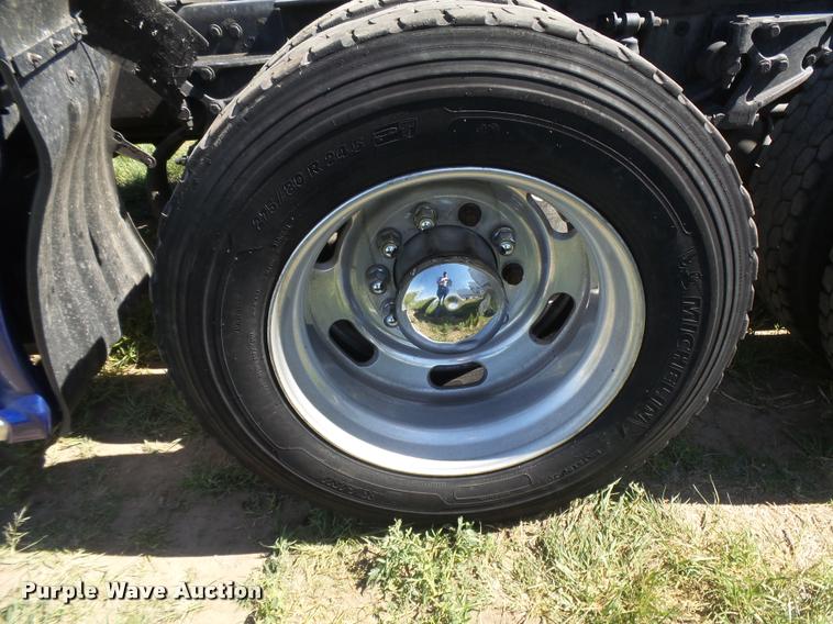 image for item DB2624 2009 Kenworth T660 semi truck