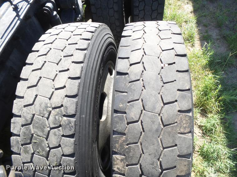 image for item DB2624 2009 Kenworth T660 semi truck