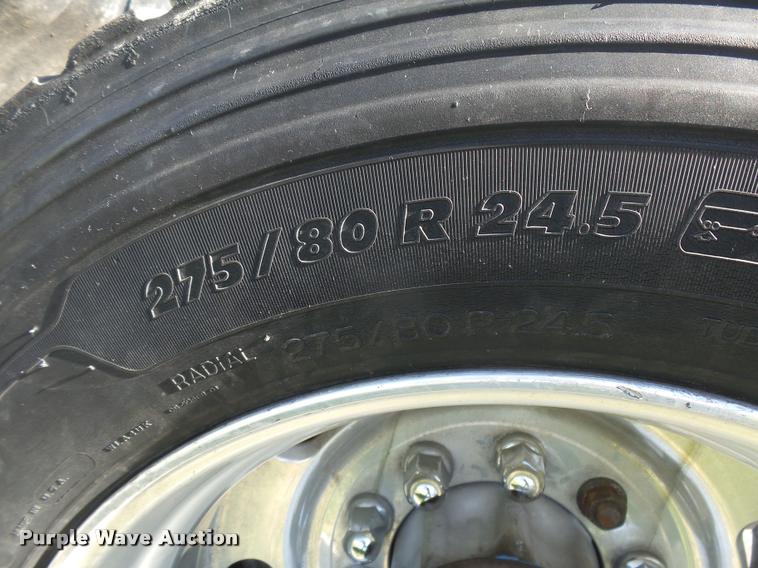 image for item DB2624 2009 Kenworth T660 semi truck