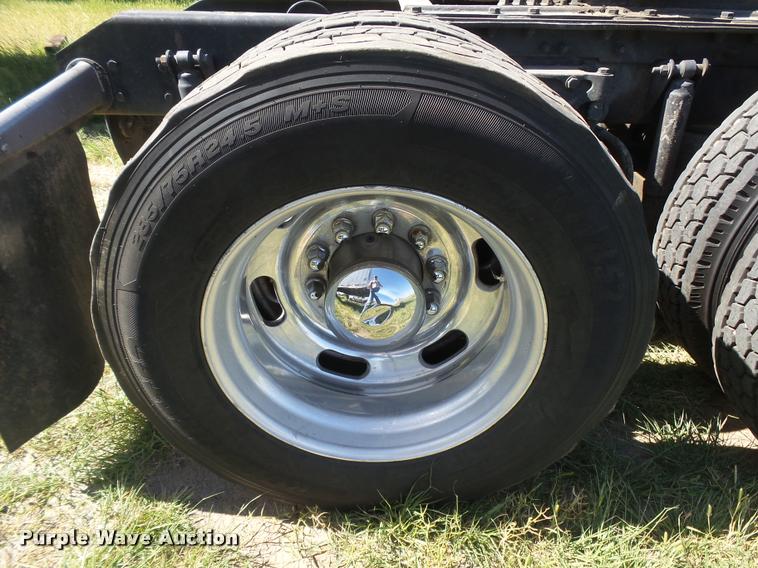 image for item DB2624 2009 Kenworth T660 semi truck