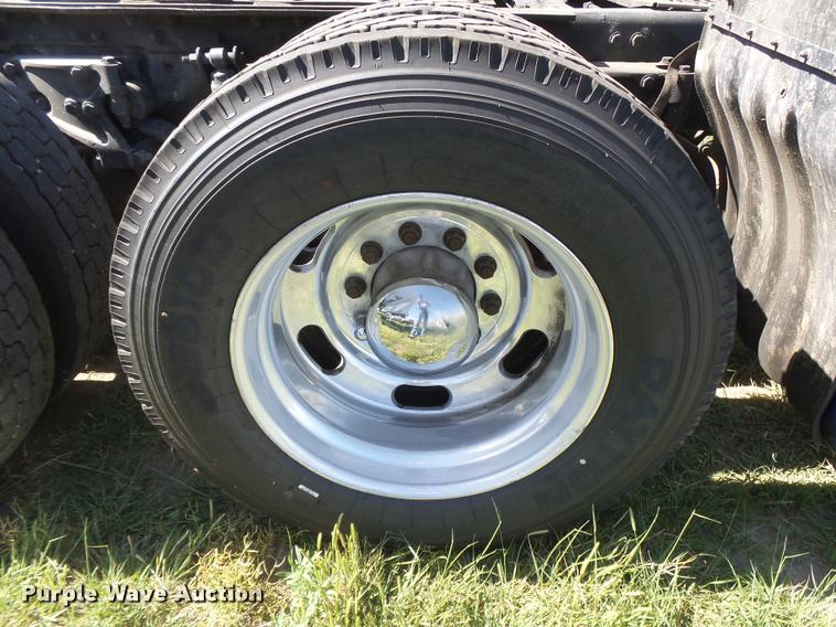 image for item DB2624 2009 Kenworth T660 semi truck