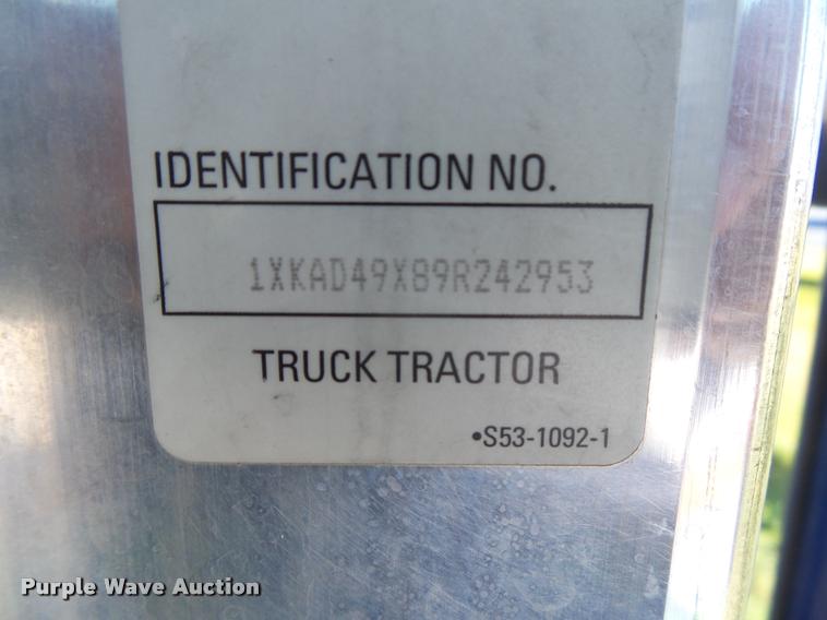 image for item DB2624 2009 Kenworth T660 semi truck