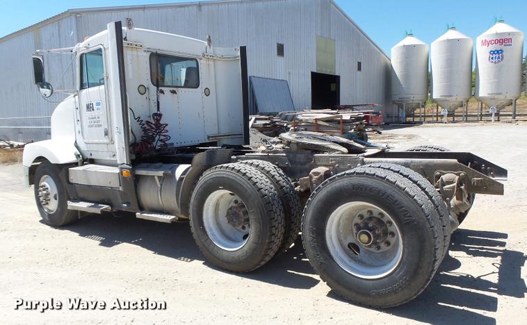 image for item DB5757 1990 Kenworth T400 semi truck