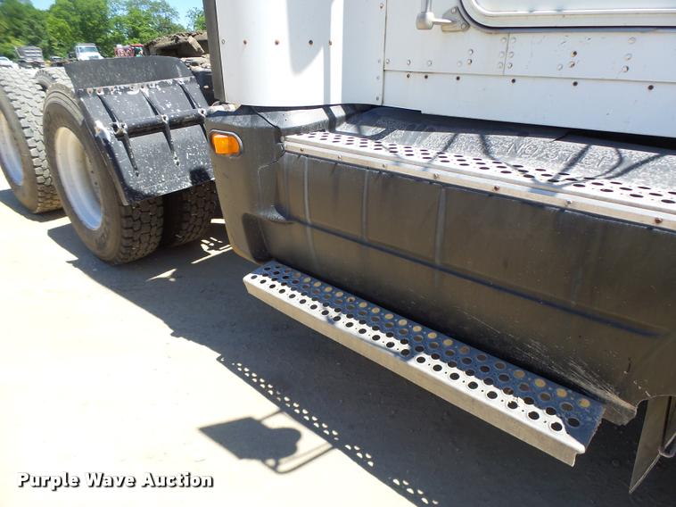 image for item DB5757 1990 Kenworth T400 semi truck