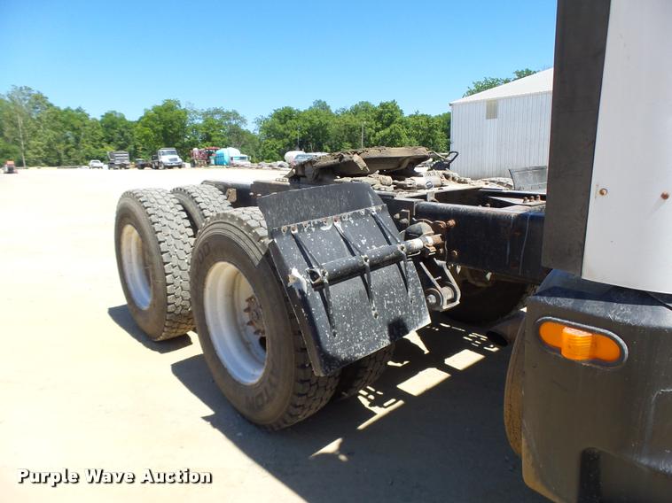 image for item DB5757 1990 Kenworth T400 semi truck