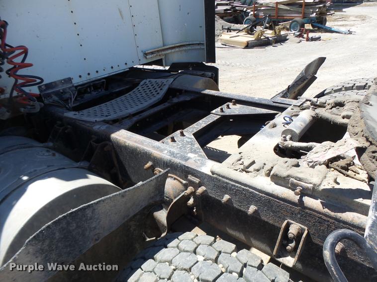 image for item DB5757 1990 Kenworth T400 semi truck