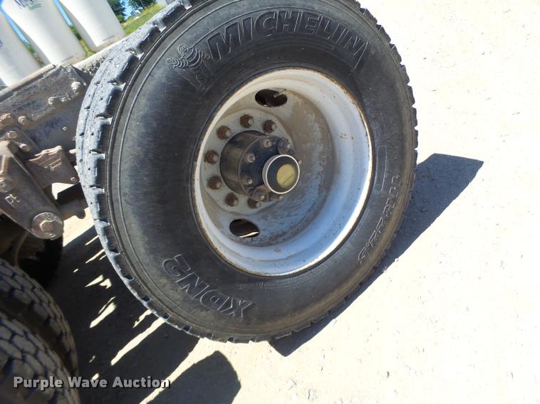 image for item DB5757 1990 Kenworth T400 semi truck