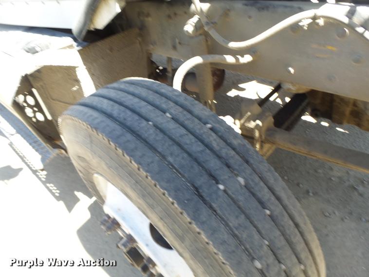 image for item DB5757 1990 Kenworth T400 semi truck