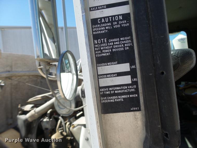 image for item DB5757 1990 Kenworth T400 semi truck