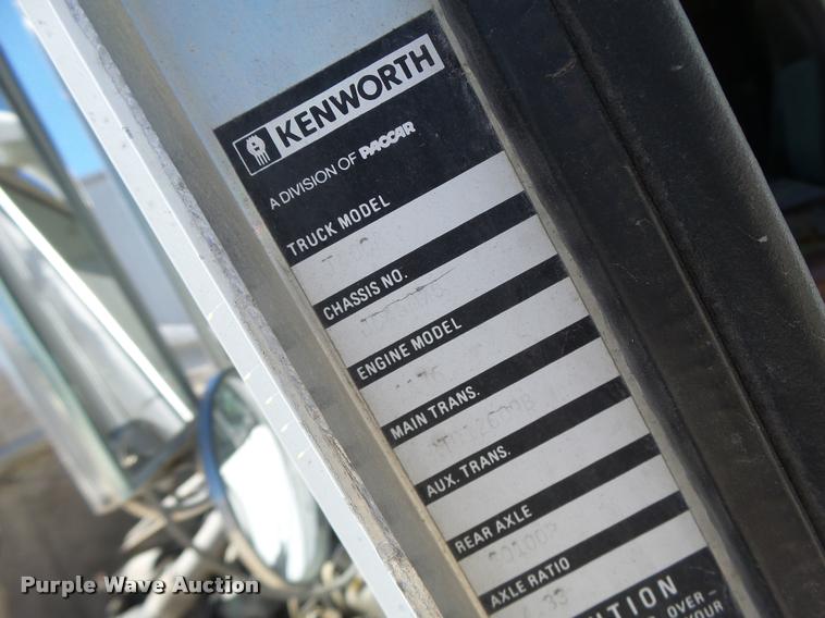 image for item DB5757 1990 Kenworth T400 semi truck