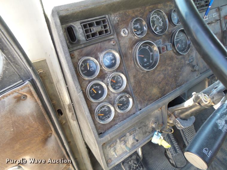 image for item DB5757 1990 Kenworth T400 semi truck