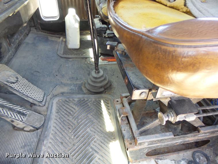 image for item DB5757 1990 Kenworth T400 semi truck