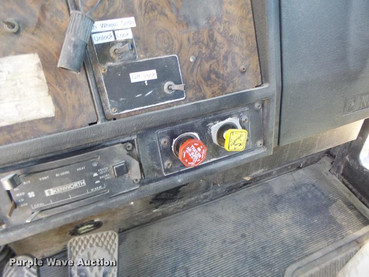 image for item DB5757 1990 Kenworth T400 semi truck