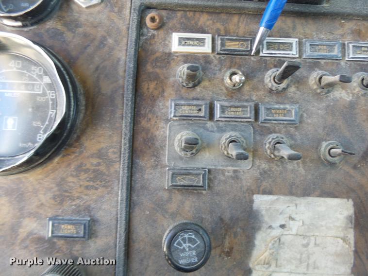 image for item DB5757 1990 Kenworth T400 semi truck