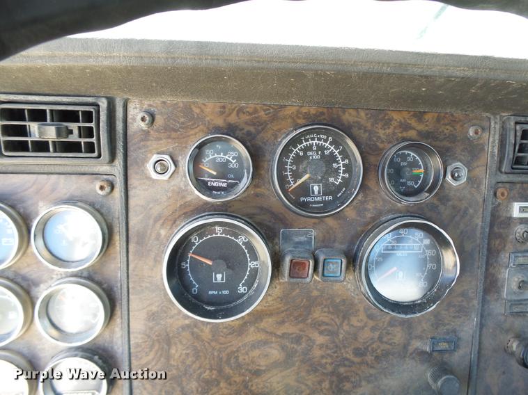 image for item DB5757 1990 Kenworth T400 semi truck