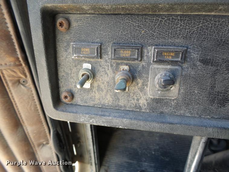 image for item DB5757 1990 Kenworth T400 semi truck