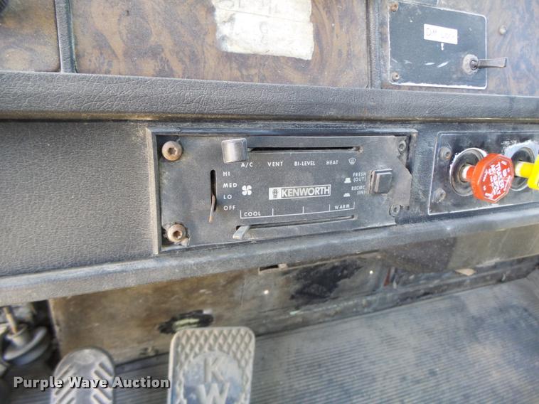 image for item DB5757 1990 Kenworth T400 semi truck