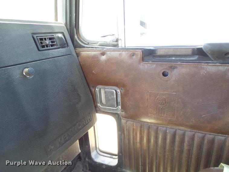 image for item DB5757 1990 Kenworth T400 semi truck