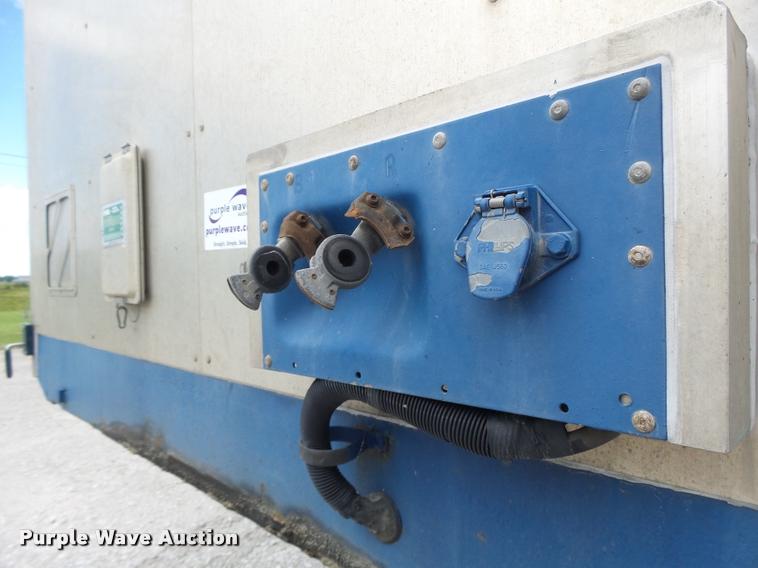 image for item DB5776 2002 Utility Trailers curtain sided trailer