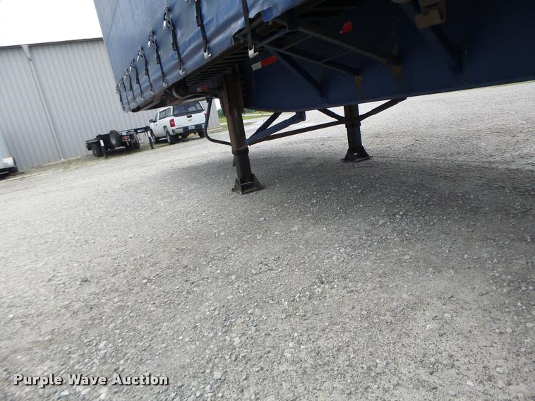 image for item DB5776 2002 Utility Trailers curtain sided trailer