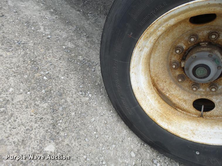 image for item DB5776 2002 Utility Trailers curtain sided trailer