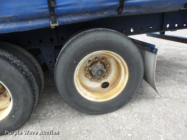 image for item DB5776 2002 Utility Trailers curtain sided trailer