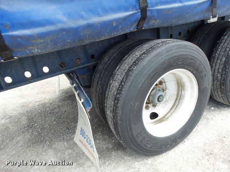 image for item DB5776 2002 Utility Trailers curtain sided trailer