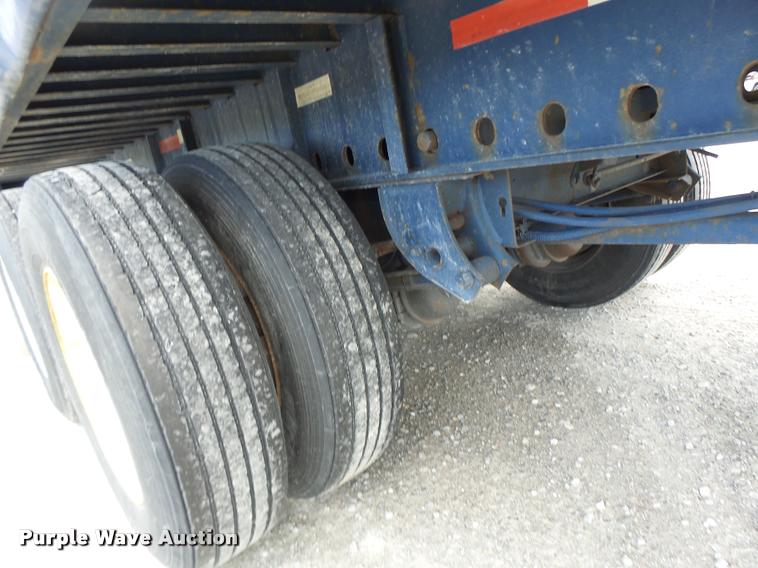 image for item DB5776 2002 Utility Trailers curtain sided trailer