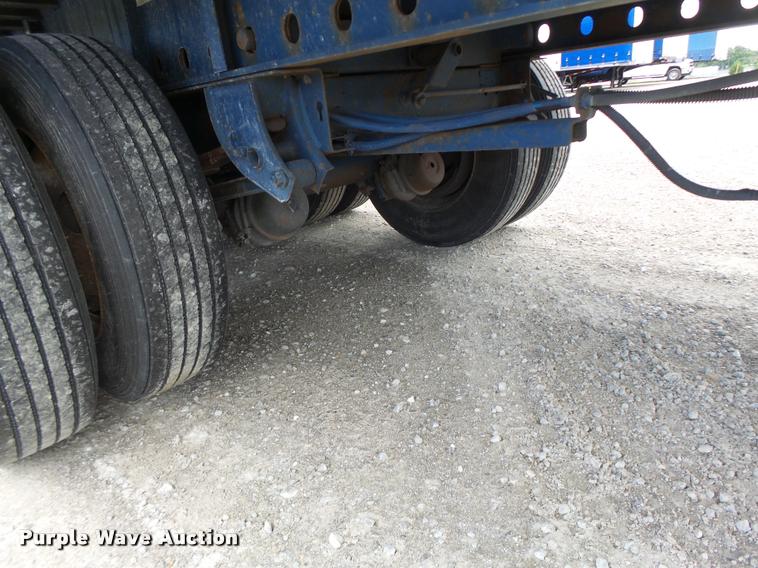 image for item DB5776 2002 Utility Trailers curtain sided trailer