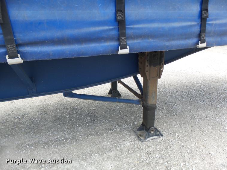 image for item DB5776 2002 Utility Trailers curtain sided trailer