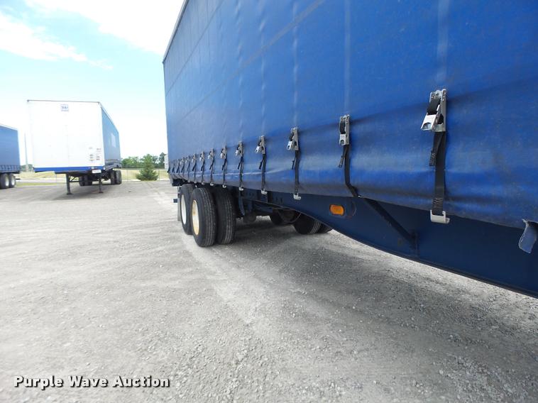 image for item DB5776 2002 Utility Trailers curtain sided trailer
