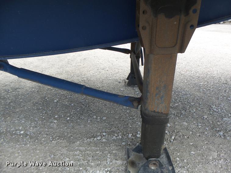 image for item DB5776 2002 Utility Trailers curtain sided trailer