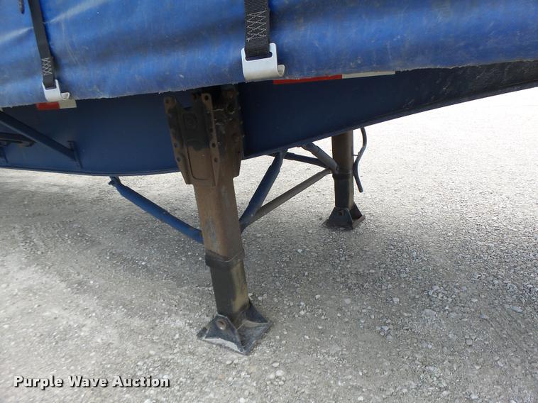 image for item DB5776 2002 Utility Trailers curtain sided trailer